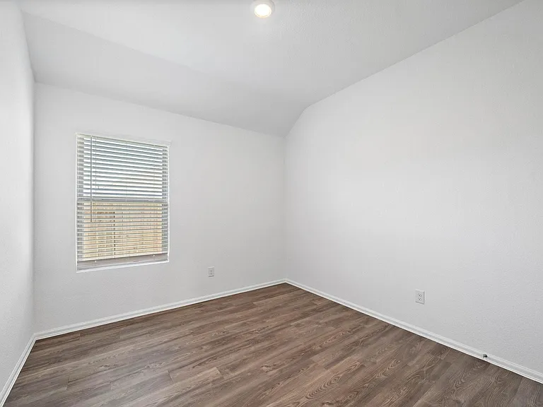 5010 Lavaridge Dr — Photo 14