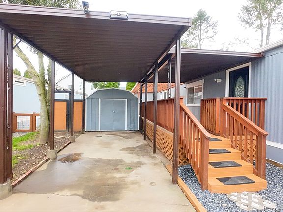 4th image of 2392 Douglas Rd #39