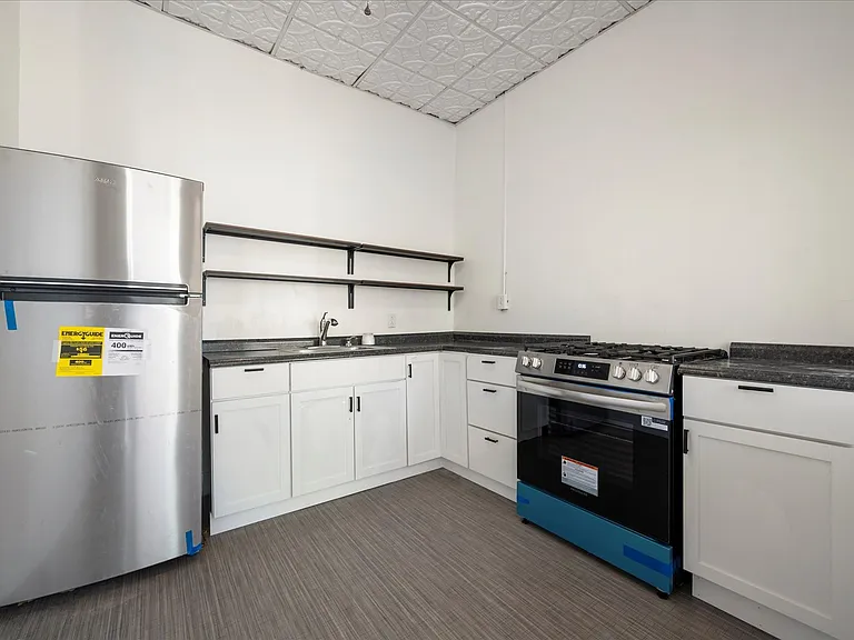 8 W Park Row #3 — Photo 11