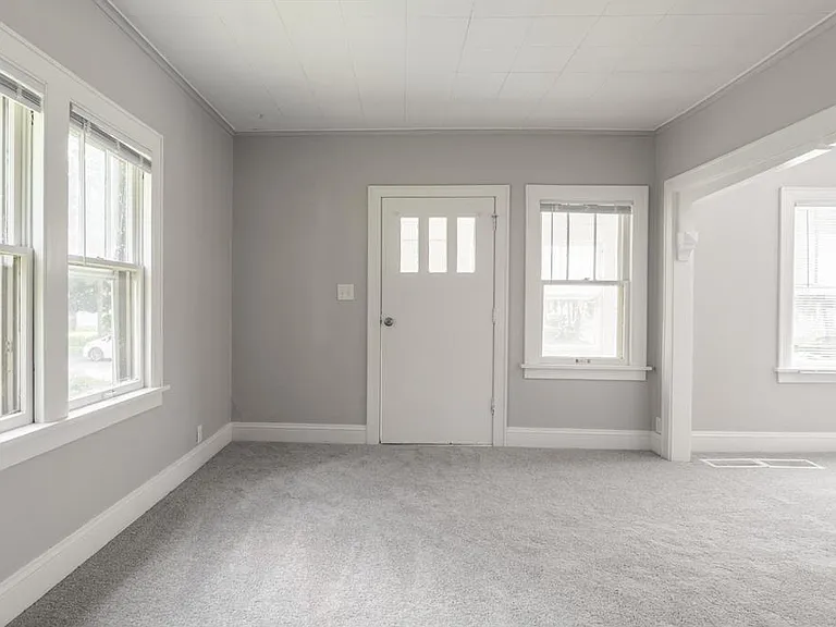 4020 Emerson Ave N — Photo 6