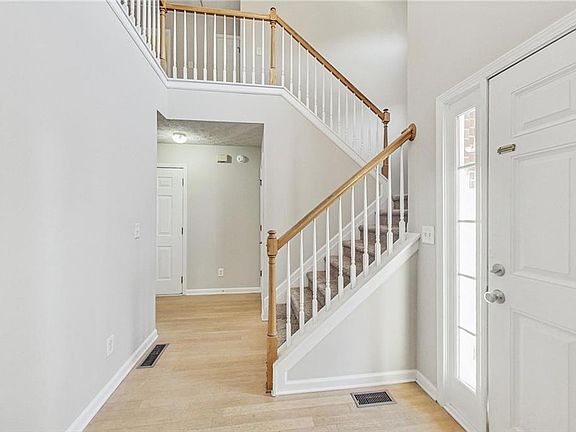 2nd image of 326 Canterbury Place Dr