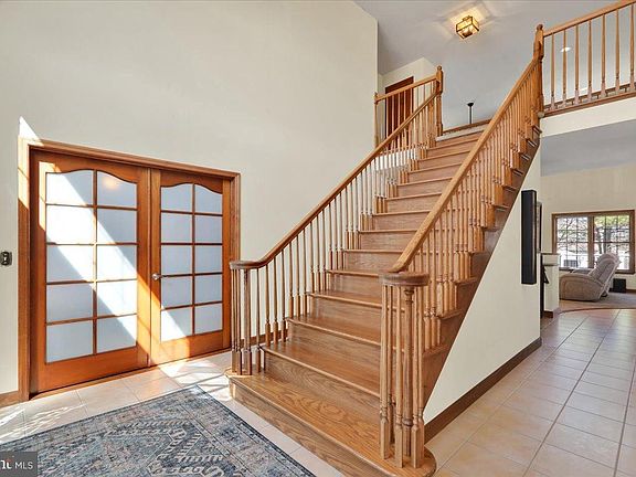 2nd image of 23 Laura Ct