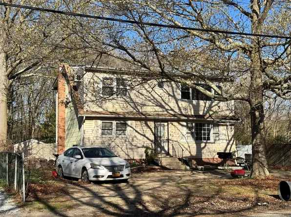 6 Bullard Street, Mastic, NY 11950