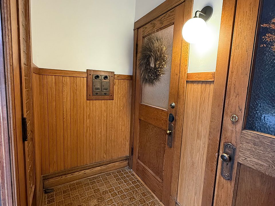 Entry vestibule shared by two apartments.