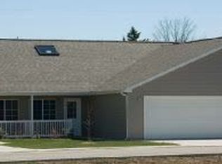 2817 Meadowwood St, Mt Pleasant, MI 48858