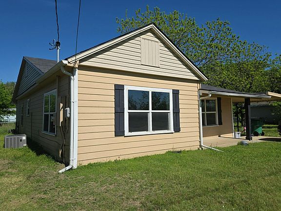 3rd image of 608 Hayes St