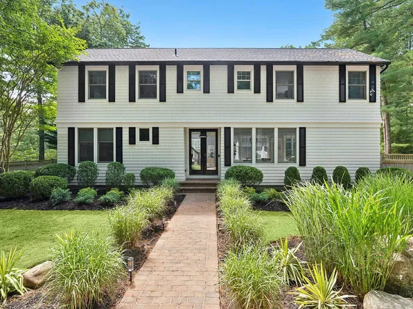 5 Spread Oak Ln, East Hampton, NY 11937