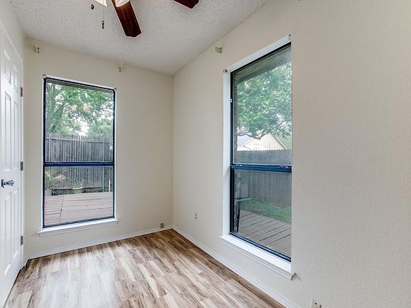 3rd image of 1704 Sonnet Dr