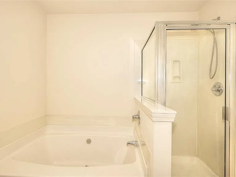 2658 Avanti Way — Photo 23