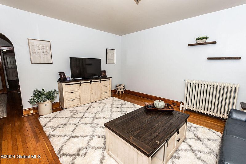 5th image of 17 Cuyler Avenue
