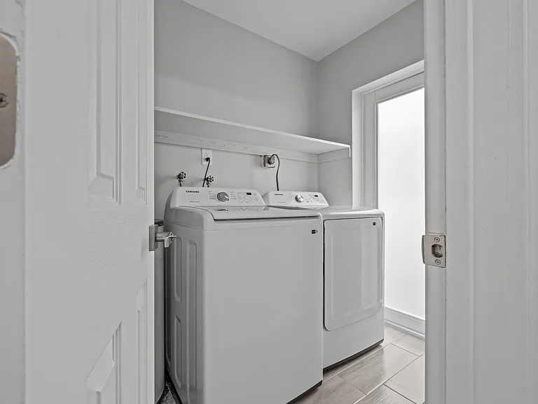 1007 NE 9th Ct — Photo 17