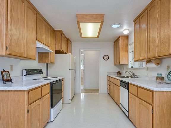 4th image of 7179 Highland Springs Road W