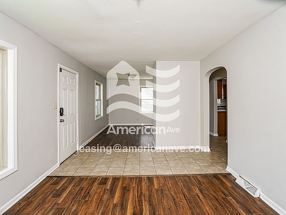 1508_004_living_room_4.jpg