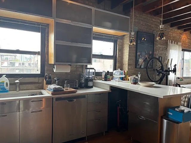 1151 W Erie St #4F — Photo 6
