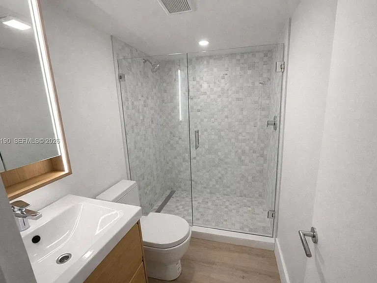240 Greenwood Dr #240 — Photo 19