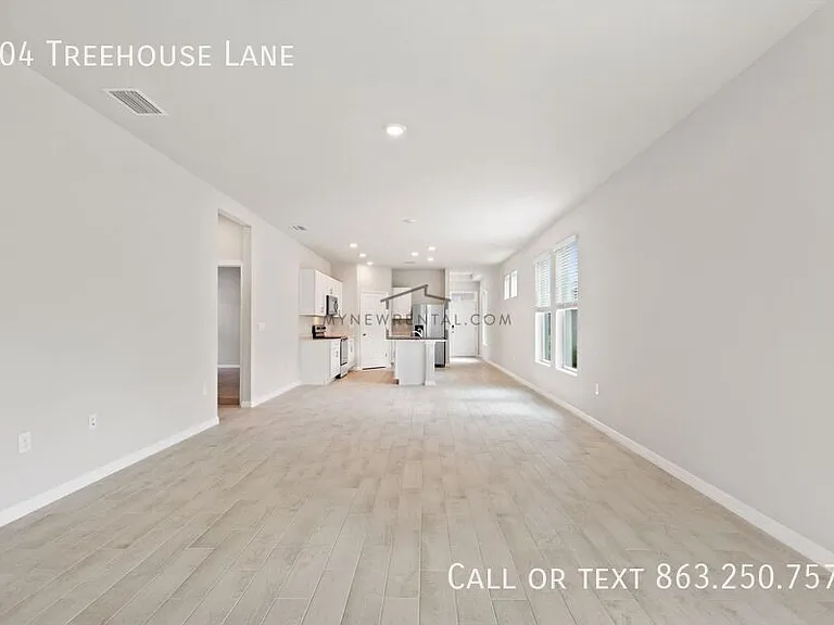 704 Treehouse Ln — Photo 15