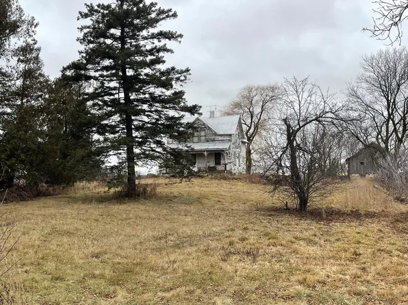 N2265 Lawn Rd, Pulaski, WI 54162