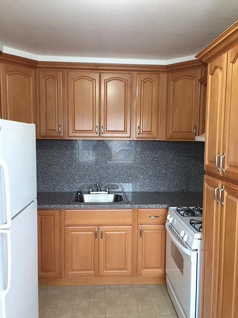 1st image of 564 Nordyke Dr APT 4