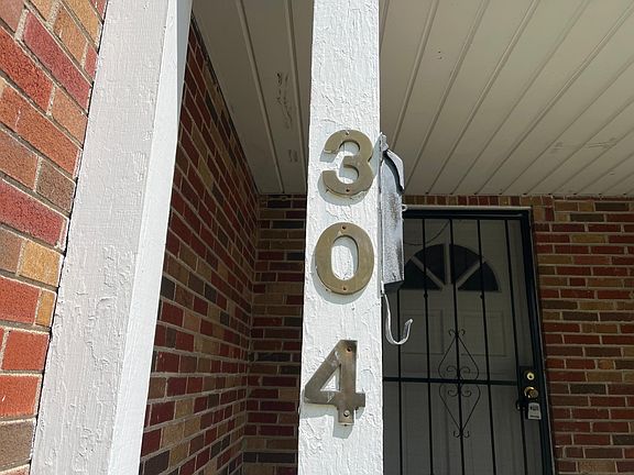 2nd image of 304 Superior Dr