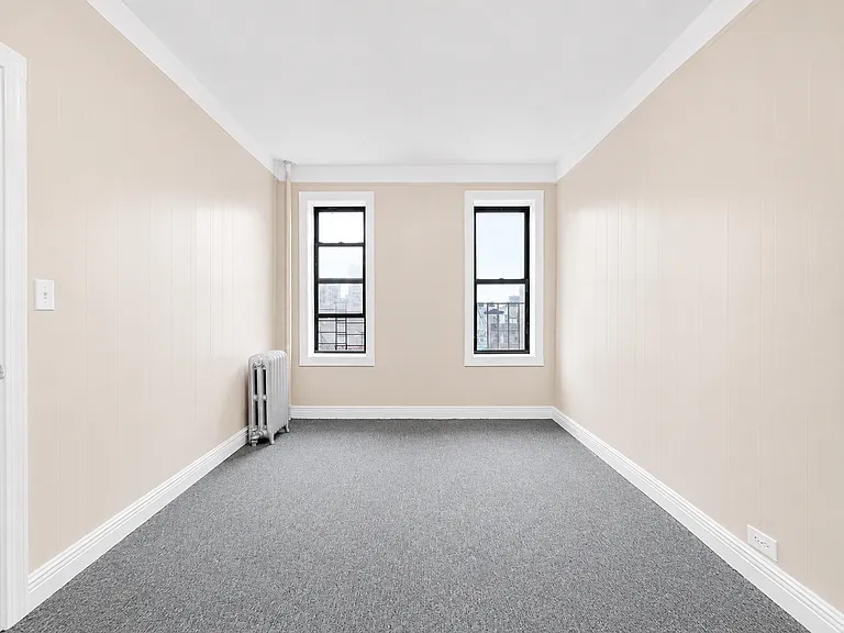 880 Bryant Ave #2C — Photo 4
