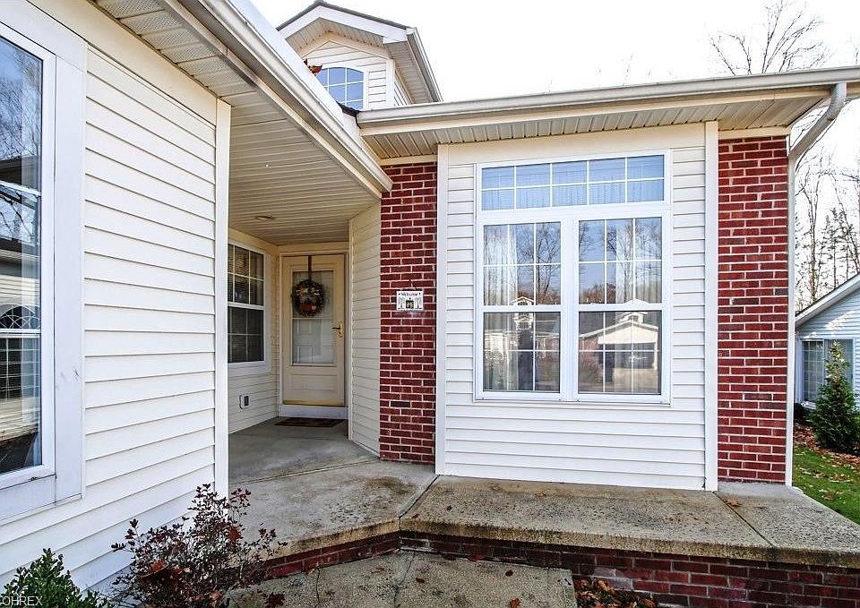 1st image of 722 Woodlake Dr