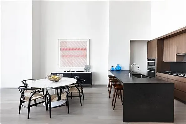 Rented by 50 West Sales Gallery | media 38