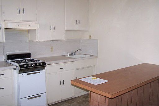 5th image of 4020-22 35th St