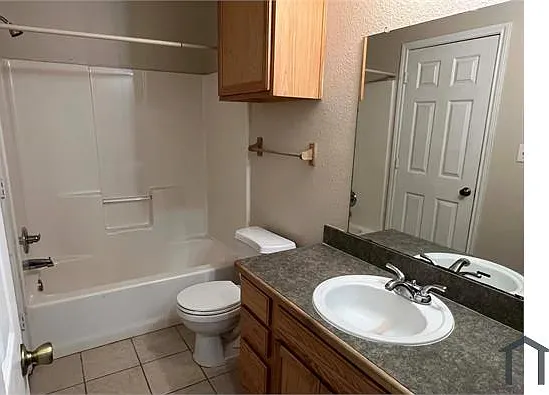 1700 E Mulberry St — Photo 12