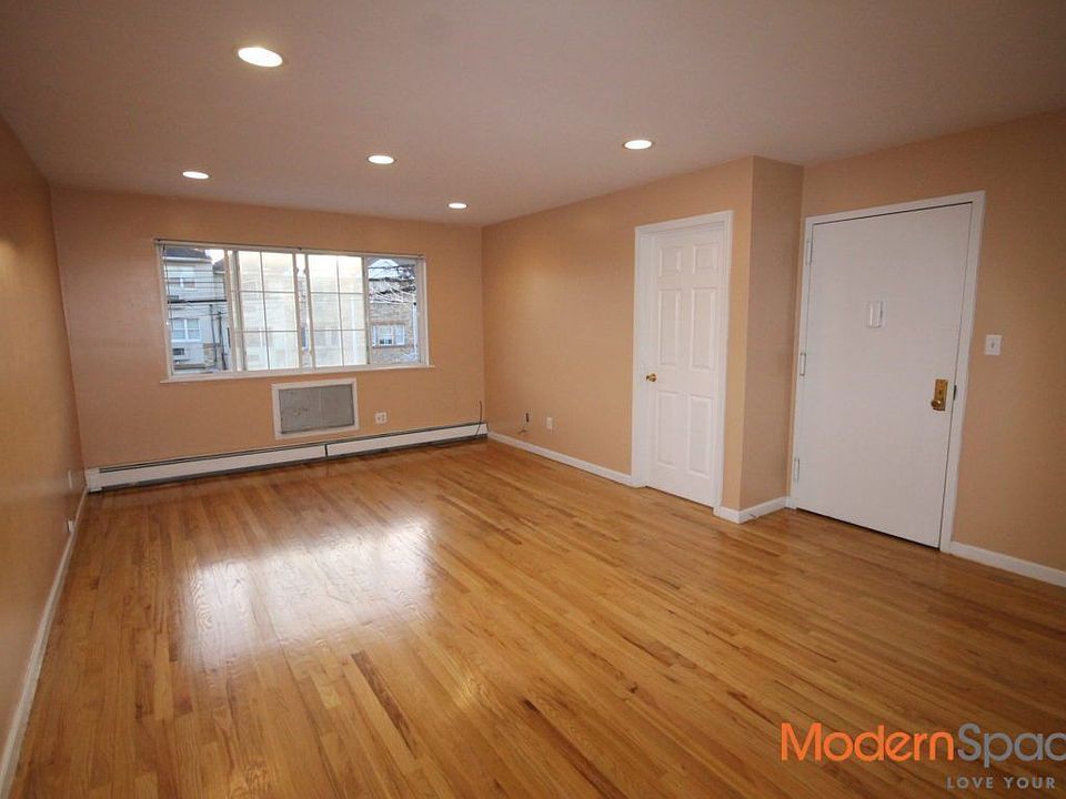 1st image of 1960 76th St #2