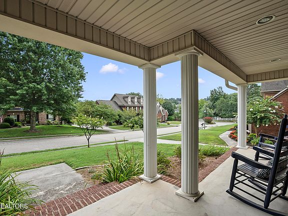 4th image of 1019 Andover View Ln