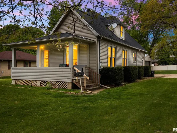 106 W Olive St, Wyoming, IL 61491