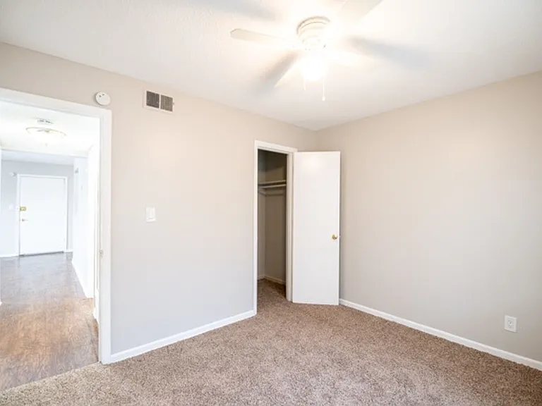 Eagle's Nest Apartments — Photo 33