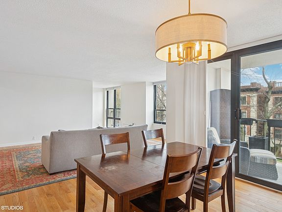 2nd image of 5471 S Hyde Park Blvd APT 3B