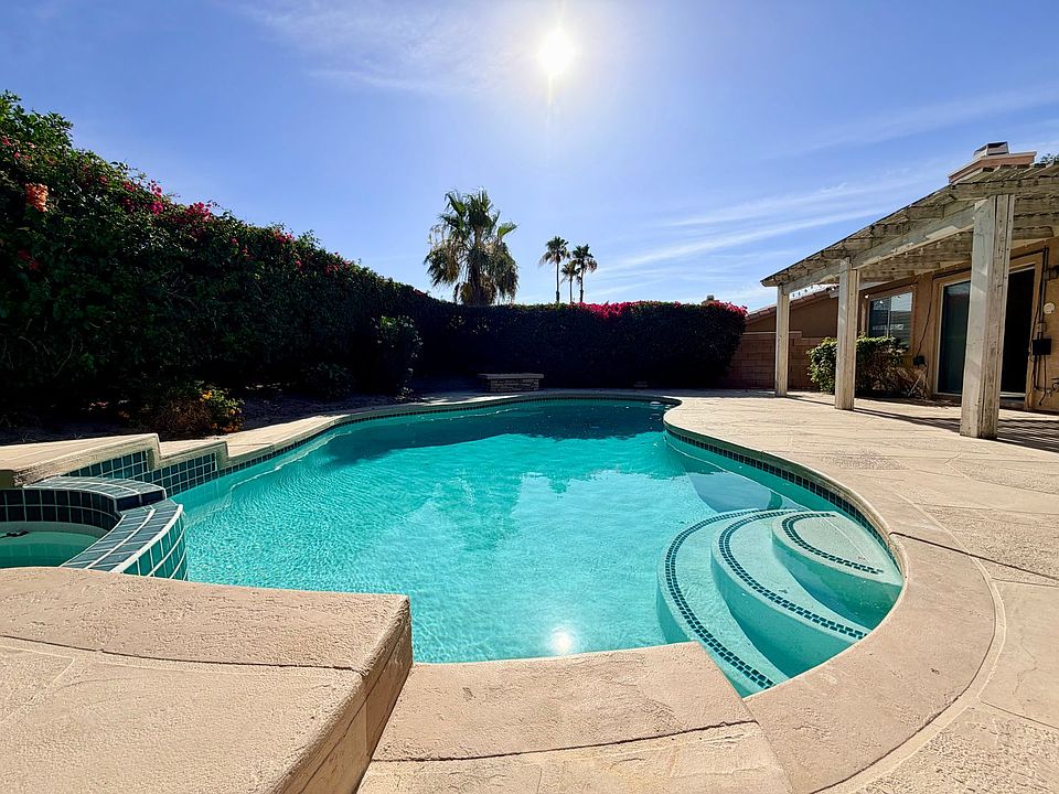 1st image of 79220 Laurie Ct