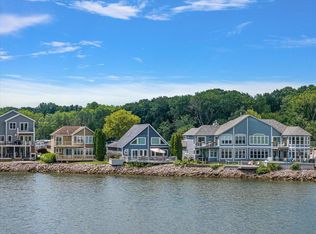 2201 Riverside Pointe Dr, Saint Joseph, MI 49085