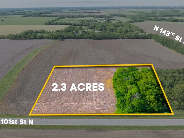 2 N Old Oak Rd #E, Valley Center, KS 67147
