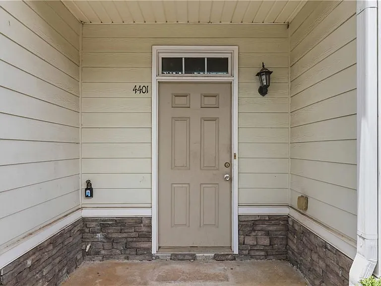 4401 Stone Gate Way — Photo 4