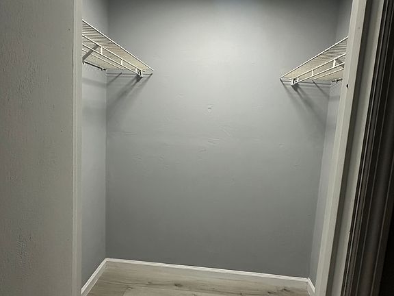 4th image of 3125 Pontiac Dr #1