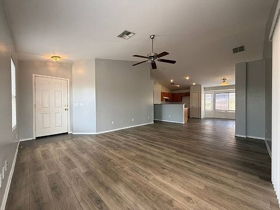4th image of 5917 N Milano Ct