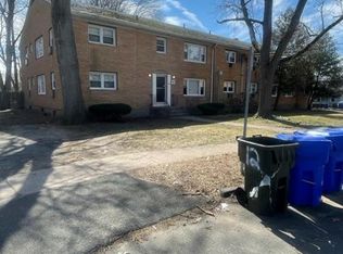 30 Deerfield Ct #D1, East Hartford, CT 06108