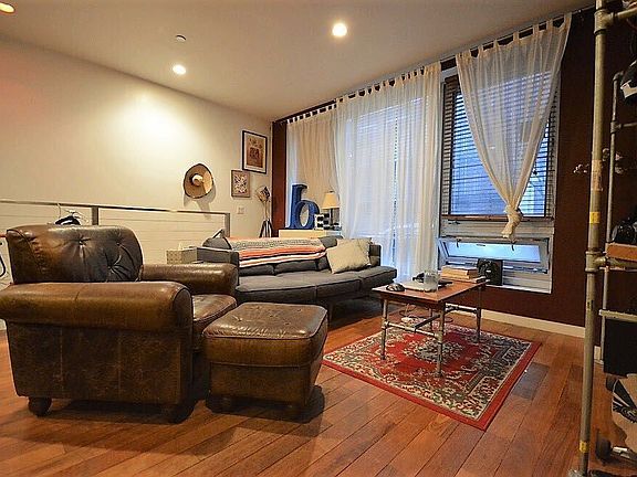 3rd image of 127 Meserole St APT 1B