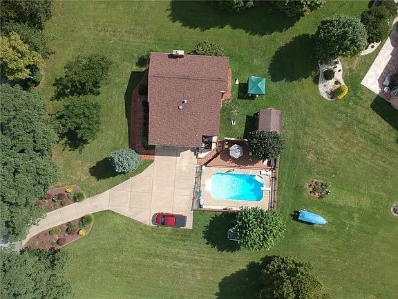3rd image of 1045 Willowbrook Rd