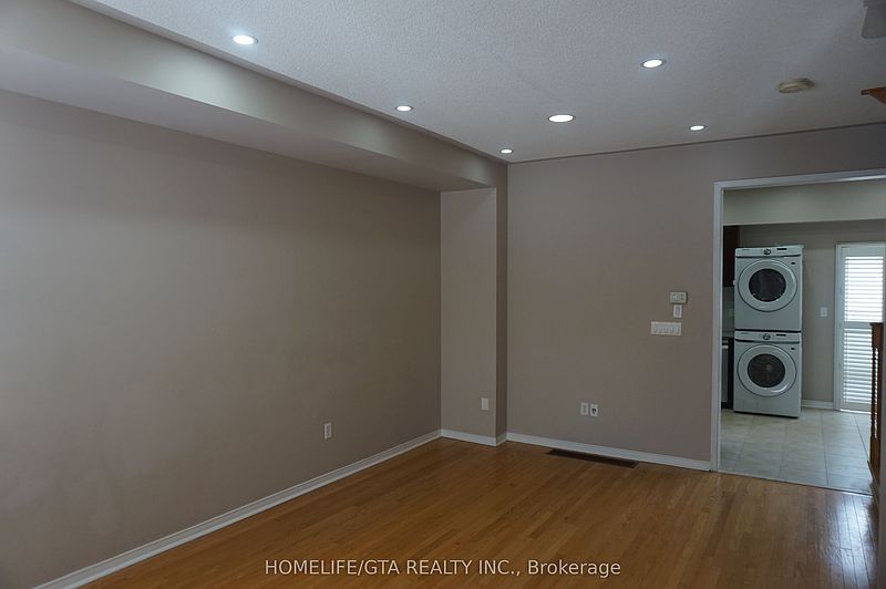 Toronto House for rent - 4 Bedrooms — photo 4