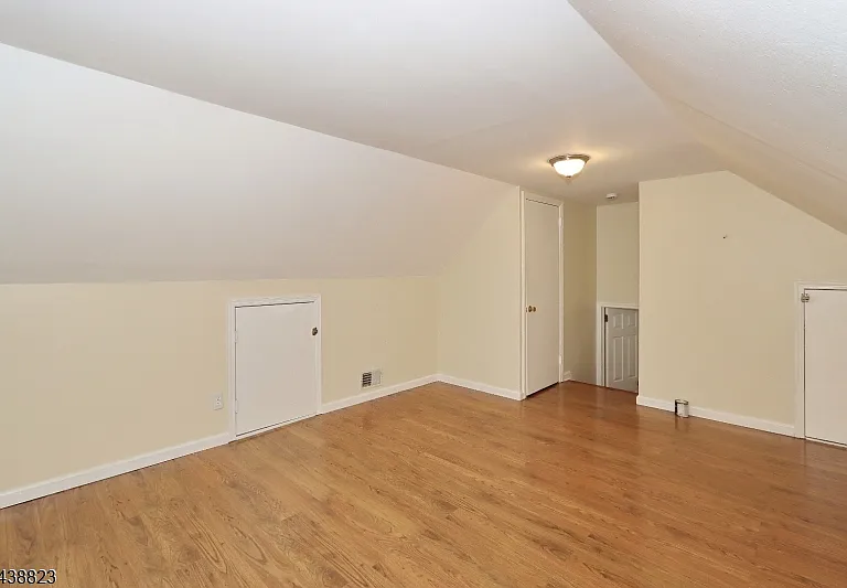 2515 Jackson Ave — Photo 13