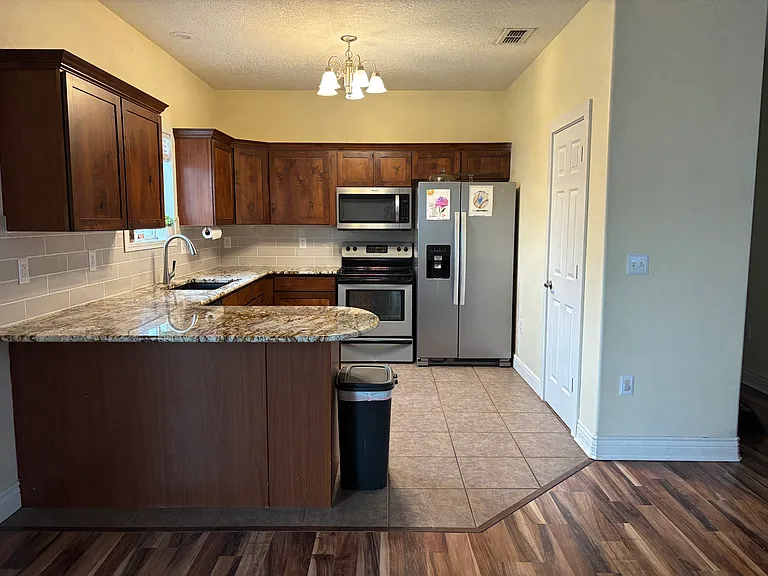 1806 W University Dr — Photo 2