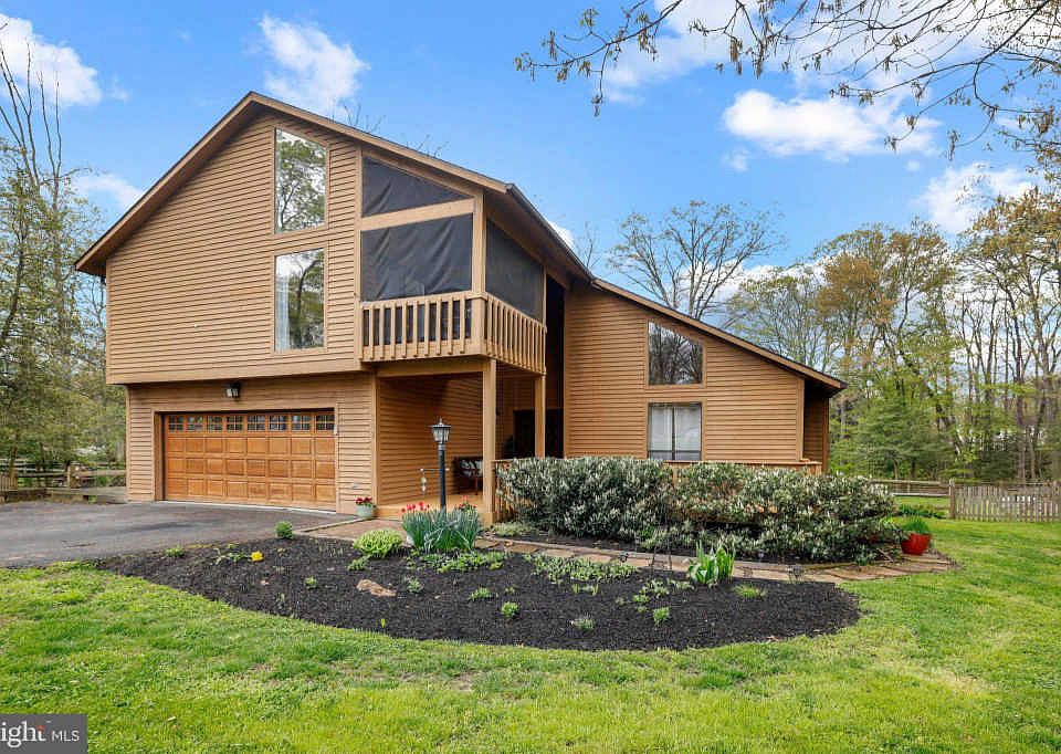 1st image of 302 Braeburn Glen Ct