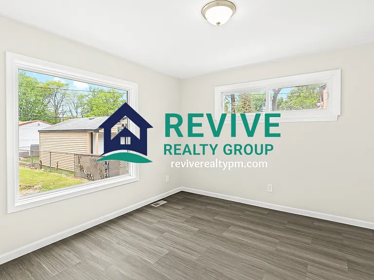 20481 Delaware Ave — Photo 12