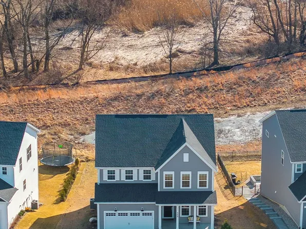 564 Thorne St, Batavia, IL 60510