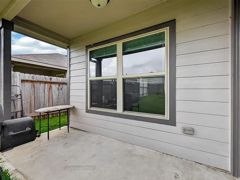 10411 Meadow Saffron Dr — Photo 32