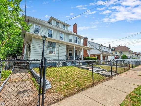 3rd image of 545 E 29Th St
